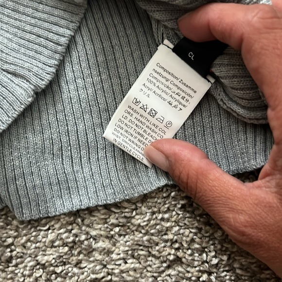 Set of two Shein Ribbed Button Sweaters - Picture 8 of 10